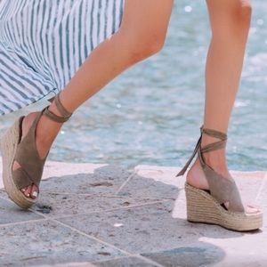 Marc Fisher wedges